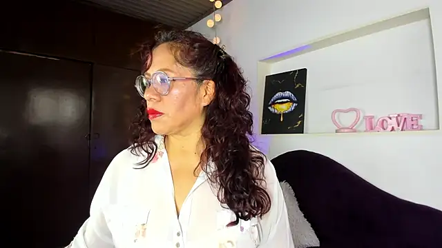Mariia Paulaa online show from May 4, 1:18 pm