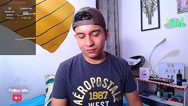 Snapshot of Max_Parkerr chatting on March 23, 6:01 pm Max Parkerr online show from March 23, 6:01 pm