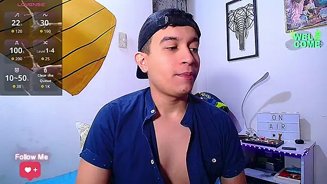 Snapshot of Max_Parkerr chatting on March 28, 1:43 pm Max Parkerr online show from March 28, 1:43 pm