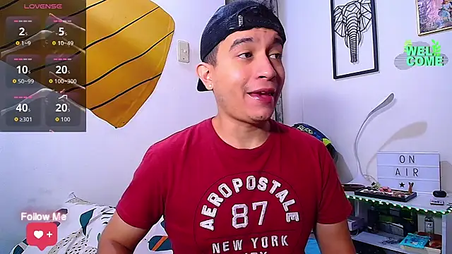 Snapshot of Max_Parkerr chatting on March 31, 2:50 pm Max Parkerr online show from March 31, 2:50 pm