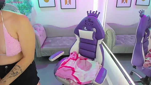 Kitty  cutte online show from March 25, 7:31 pm