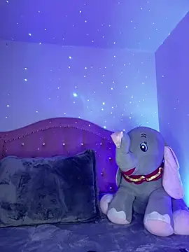 Snapshot of Maddy_4x chatting on March 17, 4:28 am Maddy 4x online show from March 17, 4:28 am