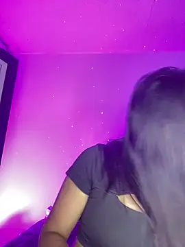 Snapshot of Maddy_4x chatting on March 25, 4:18 am Maddy 4x online show from March 25, 4:18 am