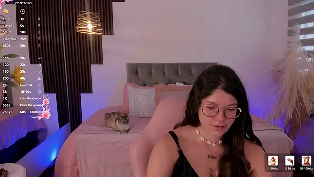 Snapshot of Sweet_Alicee__ chatting on March 21, 7:06 pm Sweet Alicee online show from March 21, 7:06 pm