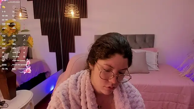 Snapshot of Sweet_Alicee__ chatting on March 22, 12:19 pm Sweet Alicee online show from March 22, 12:19 pm