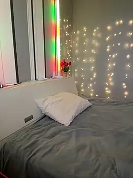 Taya lips online show from March 20, 7:02 am