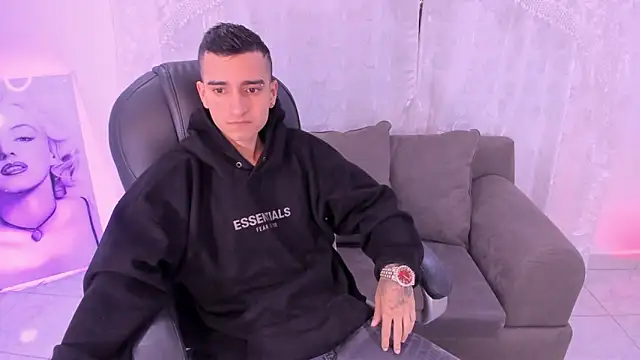 Ethann Boy online show from March 24, 10:04 pm