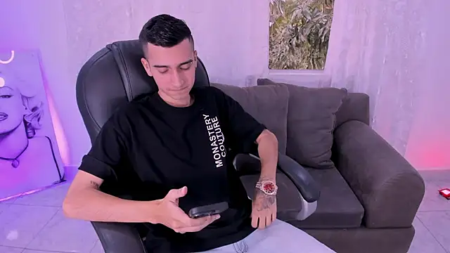 Ethann Boy online show from March 25, 9:10 pm