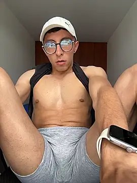 LeonBlazze online show from March 20, 7:52 pm