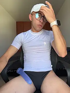 LeonBlazze online show from March 22, 2:42 pm