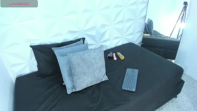 Snapshot of Sophia_cleithon1 chatting on March 28, 8:19 pm Sophia cleithon1 online show from March 28, 8:19 pm