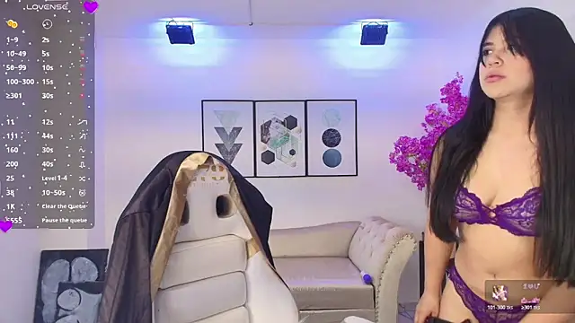 Snapshot of Kitty__meow chatting on April 8, 12:38 pm Kitty meow online show from April 8, 12:38 pm