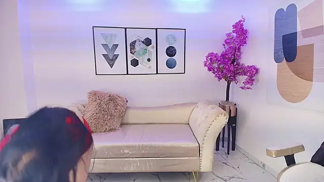 Snapshot of Kitty__meow chatting on April 14, 12:44 pm Kitty meow online show from April 14, 12:44 pm