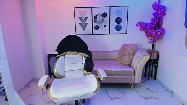 Snapshot of Kitty__meow chatting on May 10, 12:21 pm Kitty meow online show from May 10, 12:21 pm