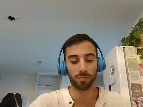 Snapshot of SantinnoVale chatting on March 16, 11:31 pm SantinnoVale online show from March 16, 11:31 pm