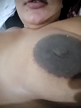 Snapshot of agatasafadaa chatting on March 28, 5:51 am agatasafadaa online show from March 28, 5:51 am