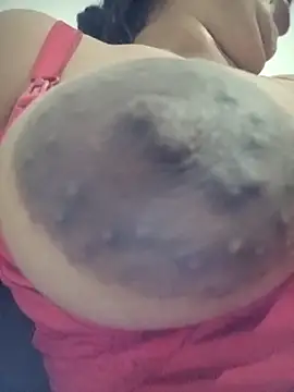 Snapshot of agatasafadaa chatting on April 2, 2:42 am agatasafadaa online show from April 2, 2:42 am