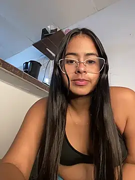 Snapshot of lucirganaxxx chatting on March 29, 4:56 am lucirganaxxx online show from March 29, 4:56 am