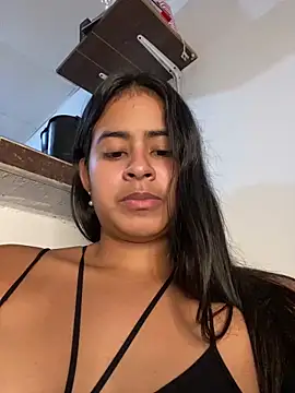 Snapshot of lucirganaxxx chatting on April 5, 5:37 am lucirganaxxx online show from April 5, 5:37 am