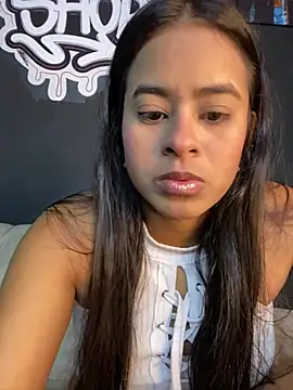 lucirganaxxx online show from May 23, 5:45 am