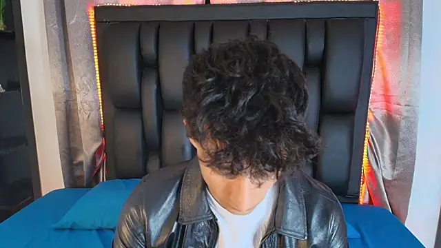 MaxiimoRomano  online show from June 19, 4:33 pm
