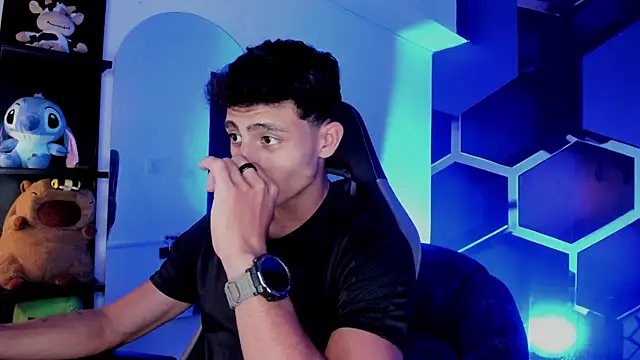 MaxiimoRomano  online show from July 23, 7:34 pm