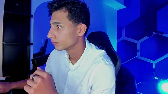 MaxiimoRomano  online show from July 31, 7:24 pm