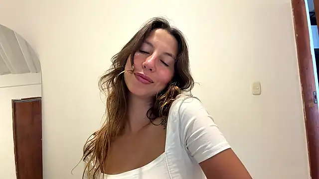 Julieta Jol online show from April 21, 1:39 pm