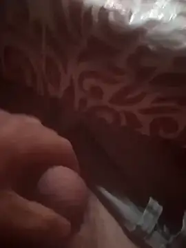 Snapshot of loro121 chatting on March 31, 4:57 am loro121 online show from March 31, 4:57 am