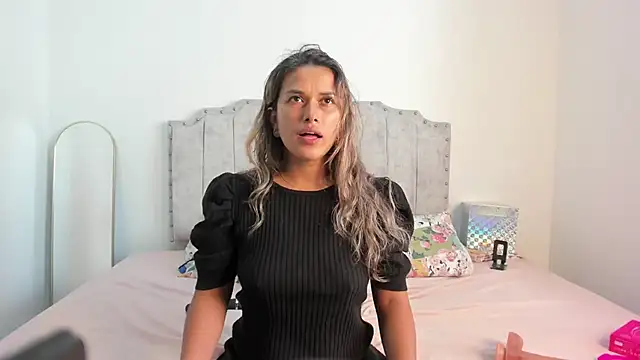 camila borbon  online show from May 6, 2:33 pm