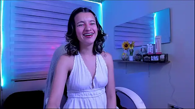 Clawdeen Hot online show from March 24, 3:33 am