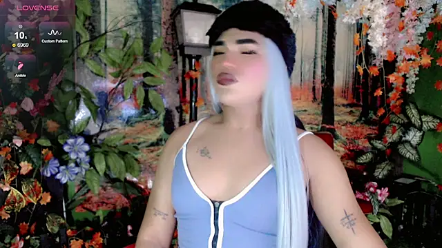 Snapshot of Alice_Yermanotta chatting on March 29, 3:28 am Alice Yermanotta online show from March 29, 3:28 am