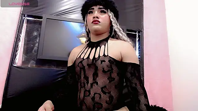 Snapshot of Alice_Yermanotta chatting on March 30, 3:29 am Alice Yermanotta online show from March 30, 3:29 am