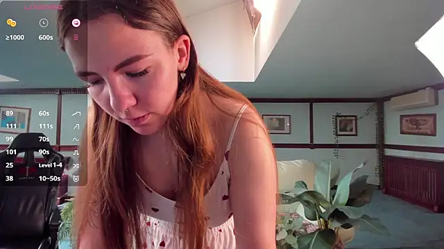 Kirarustle1 online show from May 11, 1:44 am