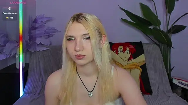 Snapshot of Naomi_Blondie chatting on March 31, 3:08 am Naomi Blondie online show from March 31, 3:08 am