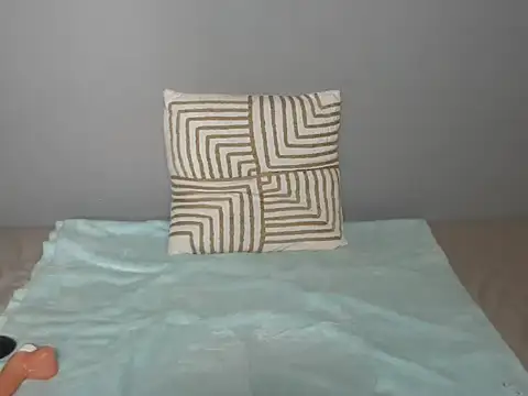 Snapshot of LillyPeachy21x chatting on March 20, 9:03 am LillyPeachy21x online show from March 20, 9:03 am