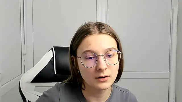 Mia kristal online show from March 22, 7:56 am