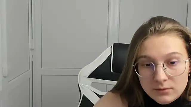 Mia kristal online show from March 24, 8:08 am