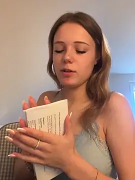 SophiaWestend online show from March 24, 7:13 am