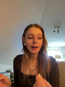 SophiaWestend online show from March 26, 9:37 am