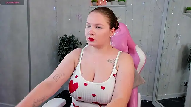 Snapshot of Virginia_Robinson chatting on April 13, 9:37 am Virginia Robinson online show from April 13, 9:37 am