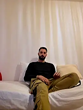 AmicisegretiITA online show from March 27, 5:45 pm