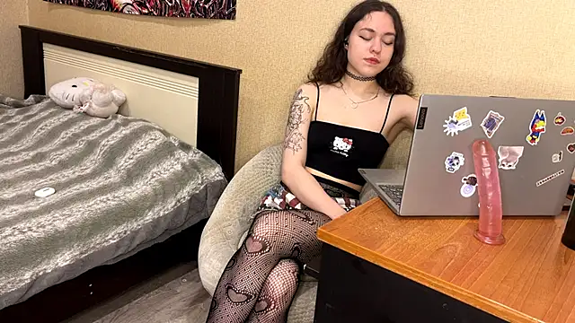 Holy Mariaaa online show from May 4, 6:15 pm