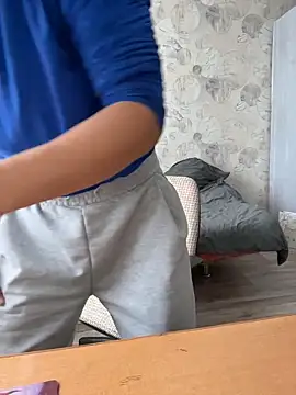 MikkyDo online show from March 22, 8:40 am