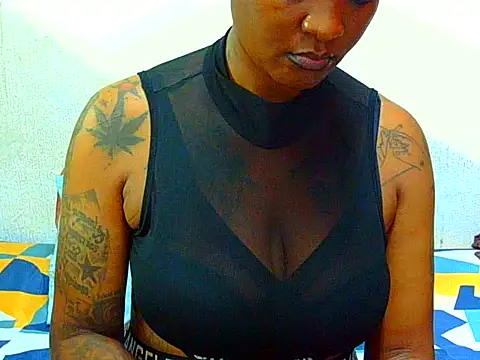 Tattooedgoddess33 online show from March 28, 7:13 pm