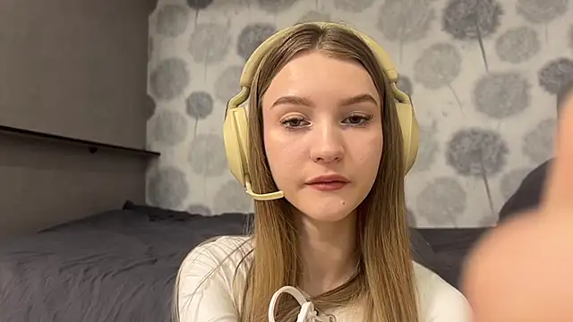 Snapshot of MelissaEvenns chatting on April 1, 12:17 pm MelissaEvenns online show from April 1, 12:17 pm