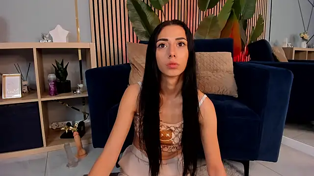 TiaCyrrus online show from May 15, 1:51 pm