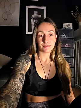 Snapshot of NicoleKaiser chatting on April 1, 8:06 pm NicoleKaiser online show from April 1, 8:06 pm