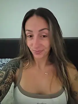 Snapshot of NicoleKaiser chatting on July 3, 6:42 am NicoleKaiser online show from July 3, 6:42 am