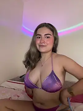 Snapshot of Mia_seduccion chatting on March 20, 7:08 pm Mia seduccion online show from March 20, 7:08 pm